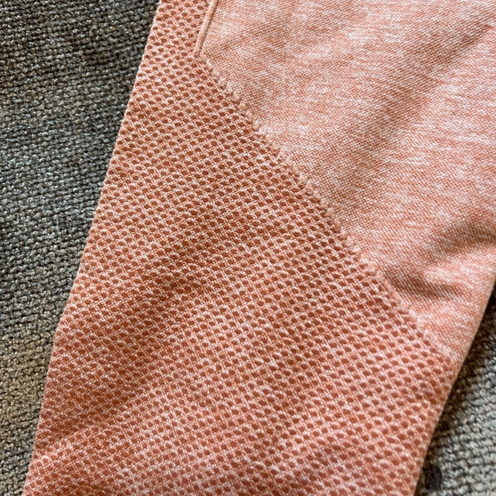 Women’s Seamless Butt Leggings, Scrunch Booty Contour Leggings - Size Small - Picture 3 of 5